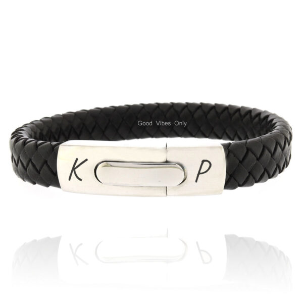 zwart zilver leer heren armband graveren met 2 initialen