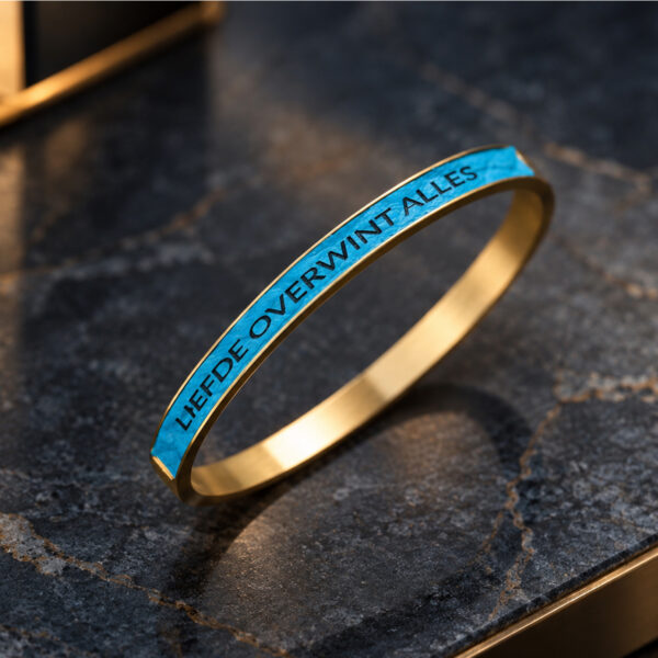 liefde overwind alles staal en leer tekst armband